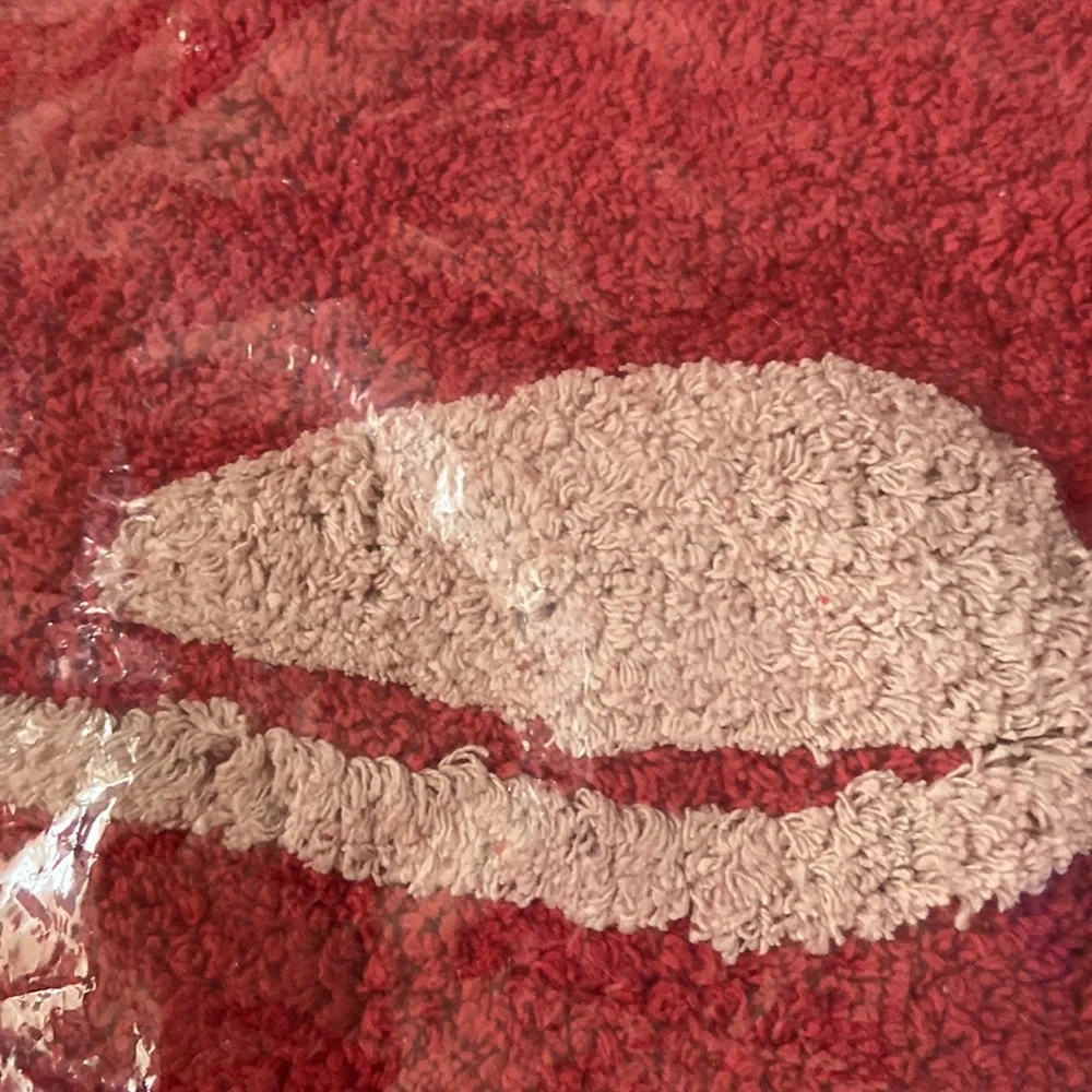 Novagratz red lips small bath rug